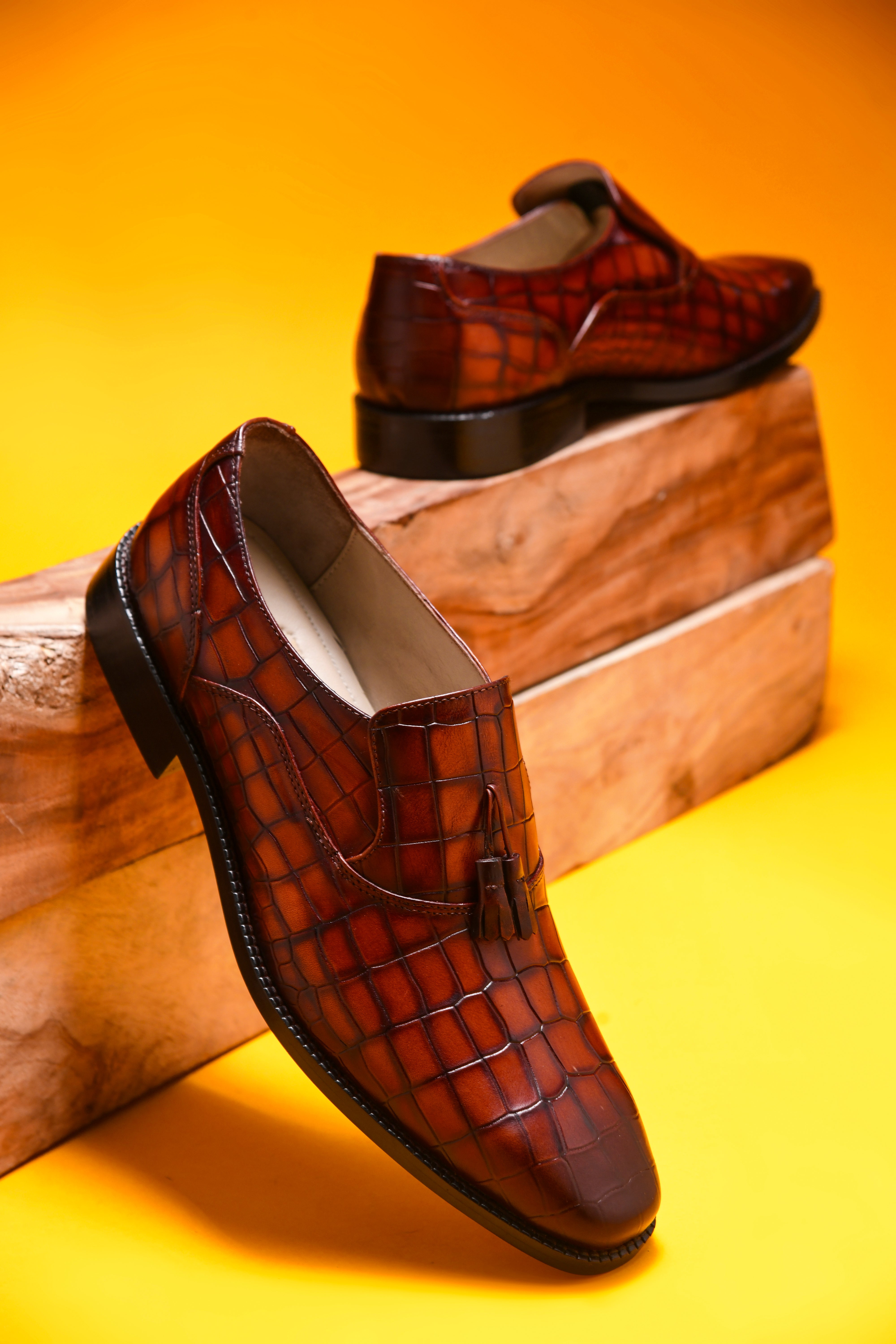 LUCAS CROCO TASSEL LOAFER | BROWN