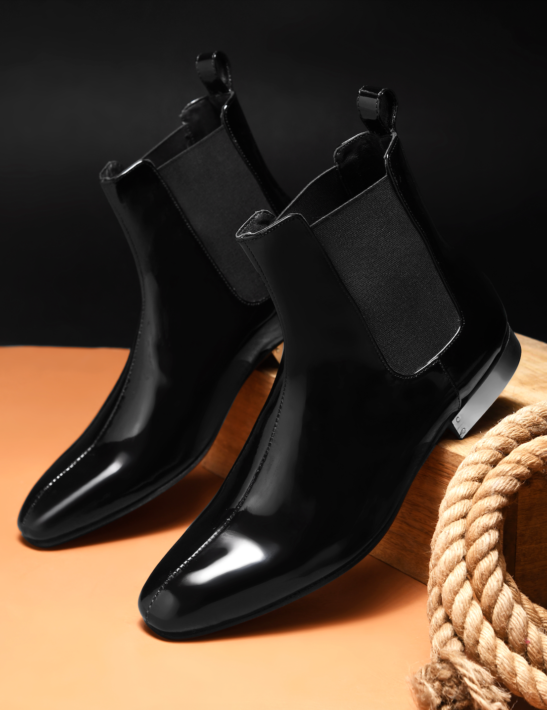 DEVIL BOOT | PATENT BLACK