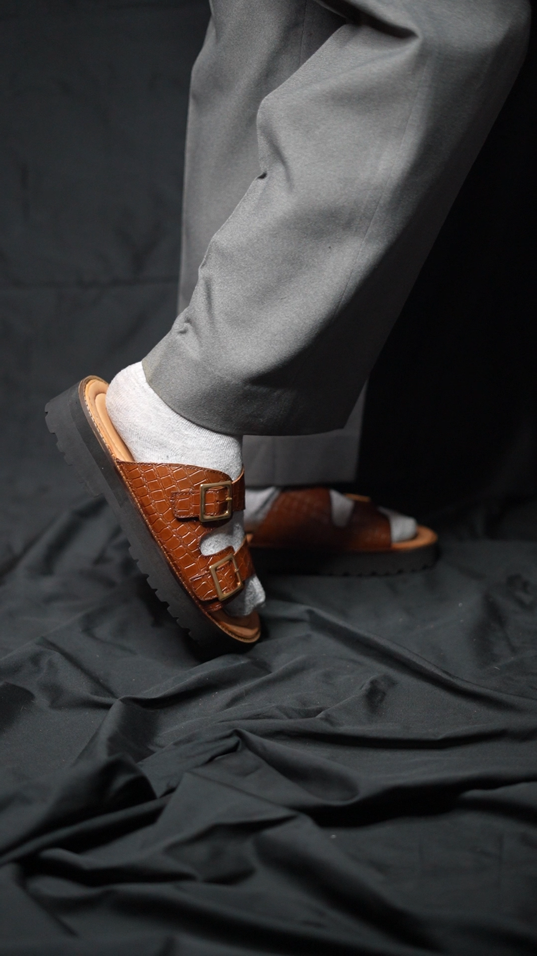 LUCIFER SLIPPER | BROWN